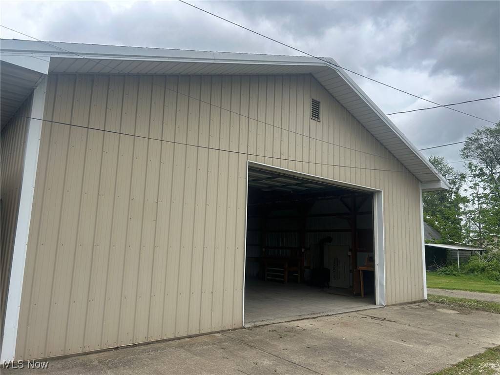 New Philadelphia, OH 44663,1215 W High AVE #Rear