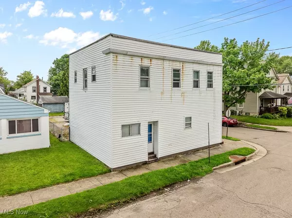 Akron, OH 44305,1830 Shaw AVE