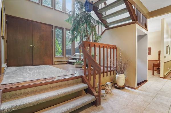 Akron, OH 44333,906 Heritage LN