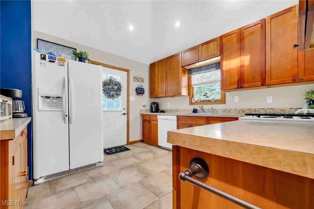 Chippewa Lake, OH 44215,184 Brookshore DR