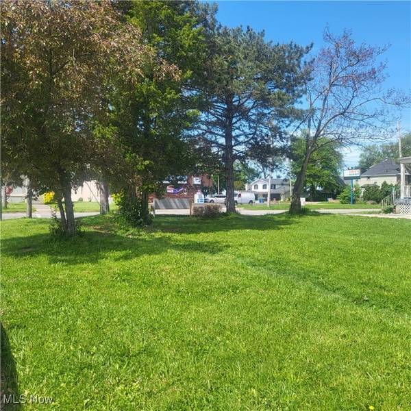 906 E Erie AVE, Lorain, OH 44052