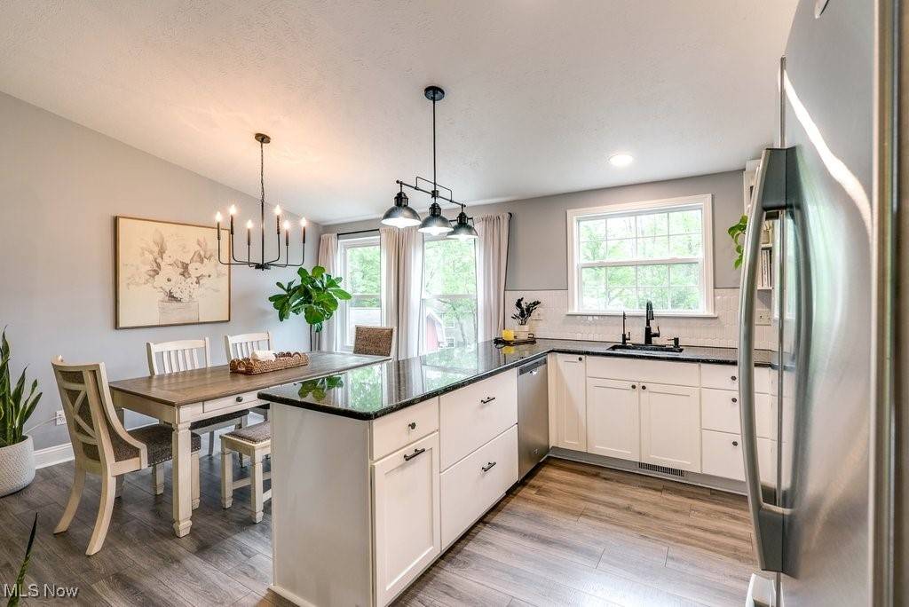 Stow, OH 44224,5511 Young RD