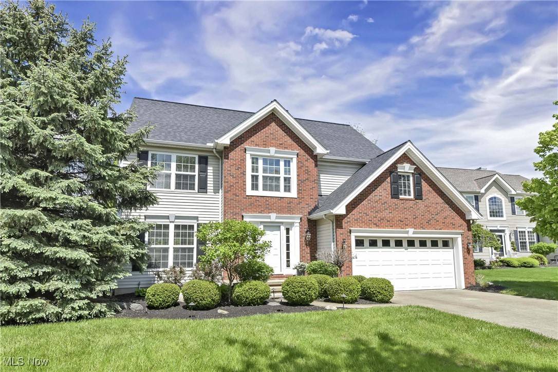 388 Cascade CT, Avon Lake, OH 44012