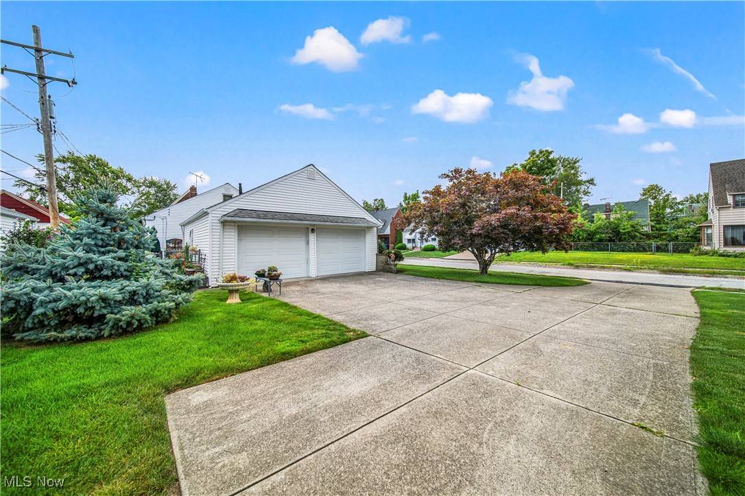Euclid, OH 44123,131 E 206th ST