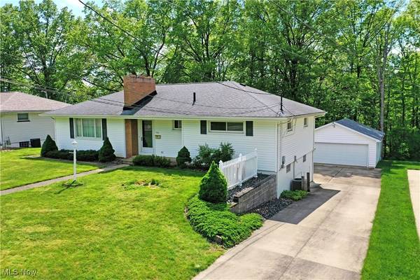 712 Hartzell AVE, Niles, OH 44446