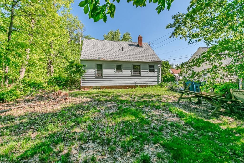 Willoughby, OH 44094,35420 Kilarney RD
