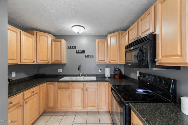 Canton, OH 44710,1233 Rockwood AVE SW
