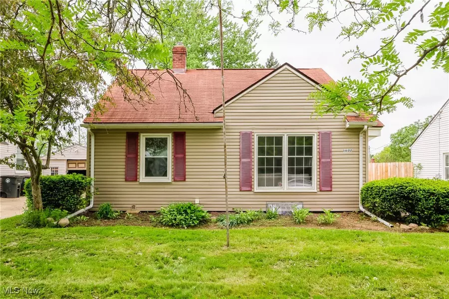 1620 Evergreen AVE, Akron, OH 44301