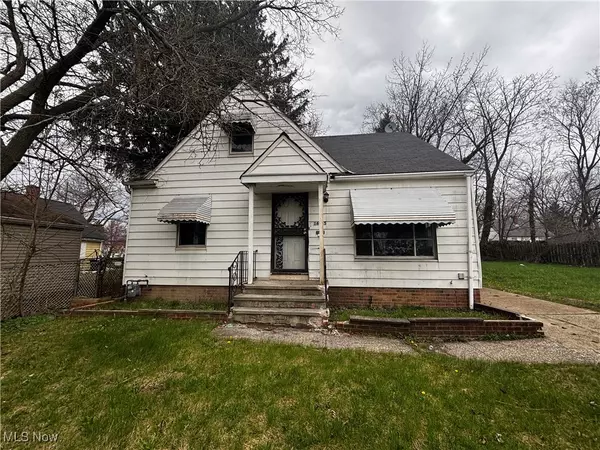 16015 S Lotus DR, Cleveland, OH 44128