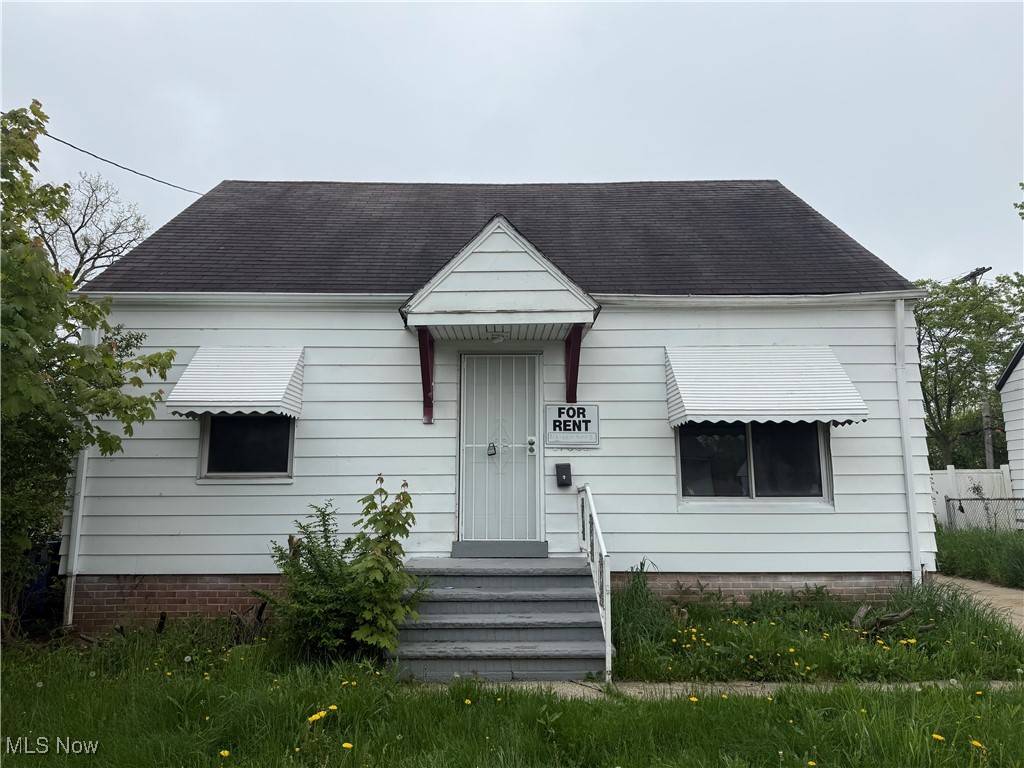 17002 Ridgeton DR, Cleveland, OH 44128