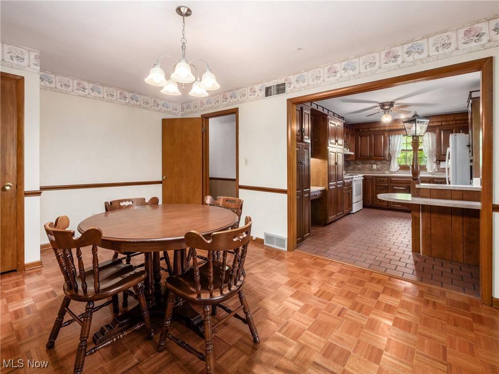 Zanesville, OH 43701,975 Richey RD