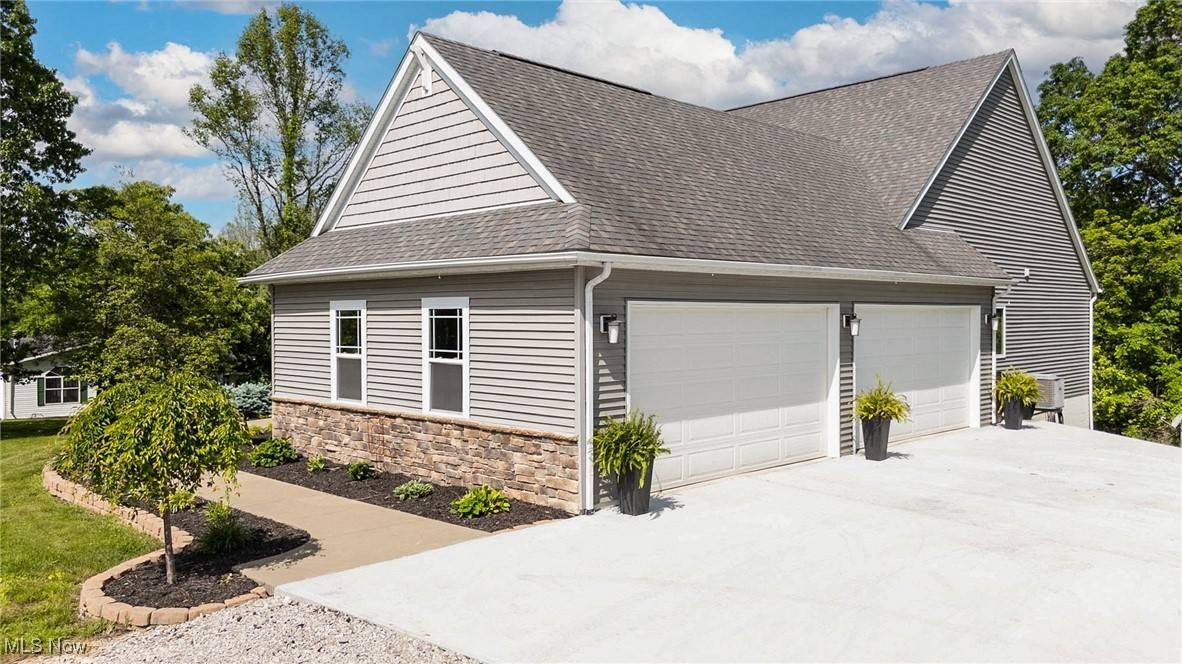 Fleming, OH 45729,2851 Barnett Ridge RD