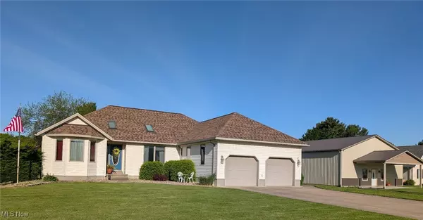 24 Senior DR, Greenwich, OH 44837