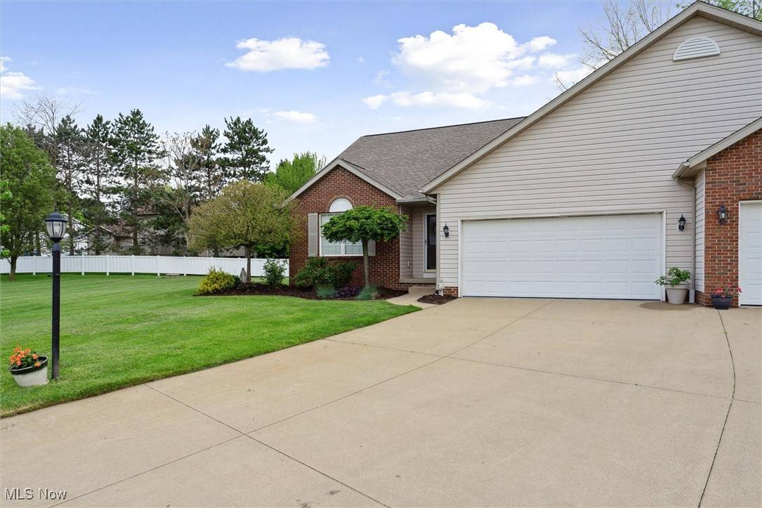 10382 Sudbury CIR NW, North Canton, OH 44720