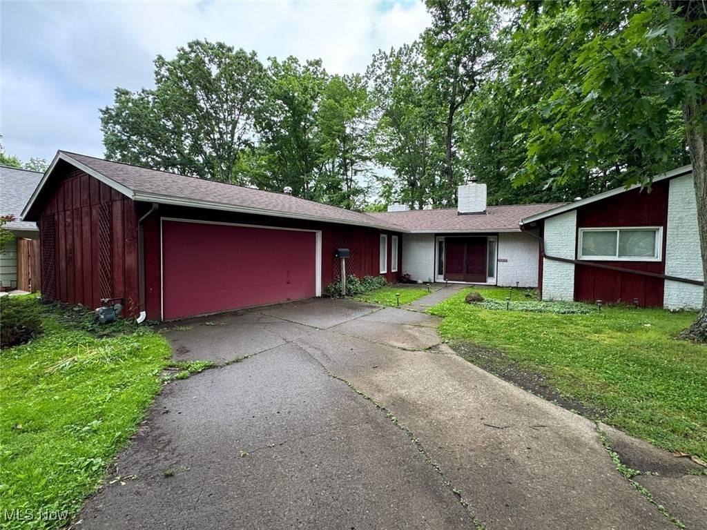 724 Wyleswood DR, Berea, OH 44017