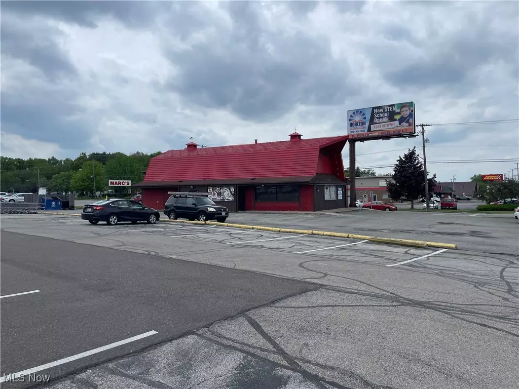 Youngstown, OH 44515,4777 Mahoning AVE