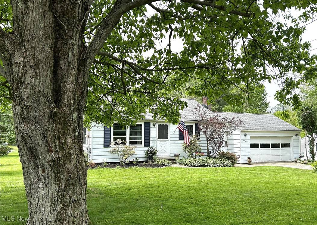 111 Fairview RD, Chagrin Falls, OH 44022