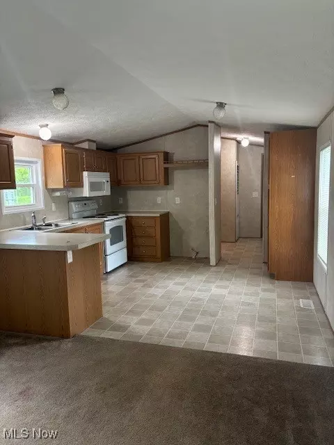 Marshallville, OH 44645,14 Carpenter BLVD