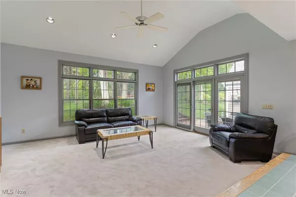 Solon, OH 44139,33321 N Burr Oak DR