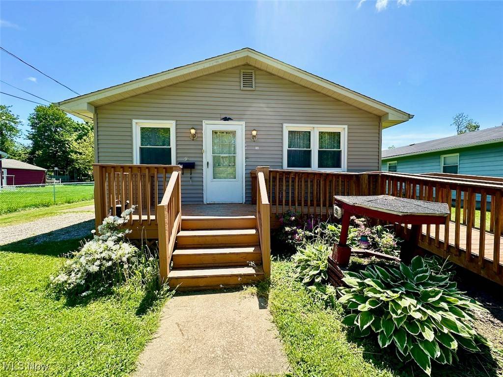 98 Leslie ST, Geneva, OH 44041