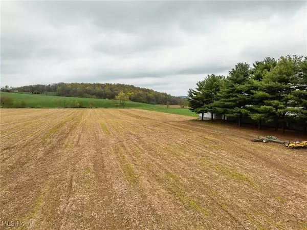 Bair RD NW, Dover, OH 44622