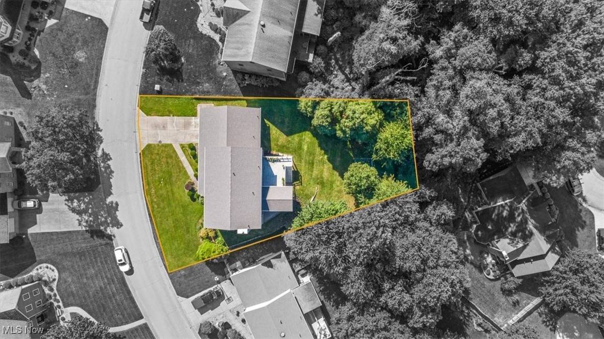 Vienna, WV 26105,1302 Greenmont Hills DR