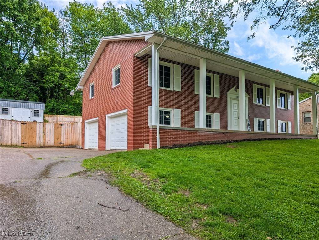 Massillon, OH 44646,3433 Meadowwood ST NW