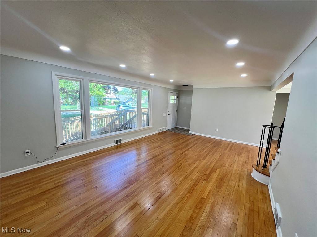 Euclid, OH 44117,24421 Effingham BLVD