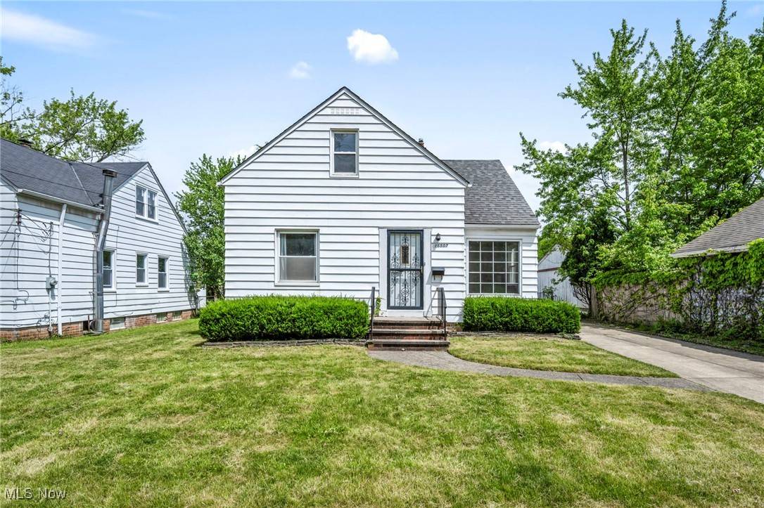 15507 Raymond ST, Maple Heights, OH 44137