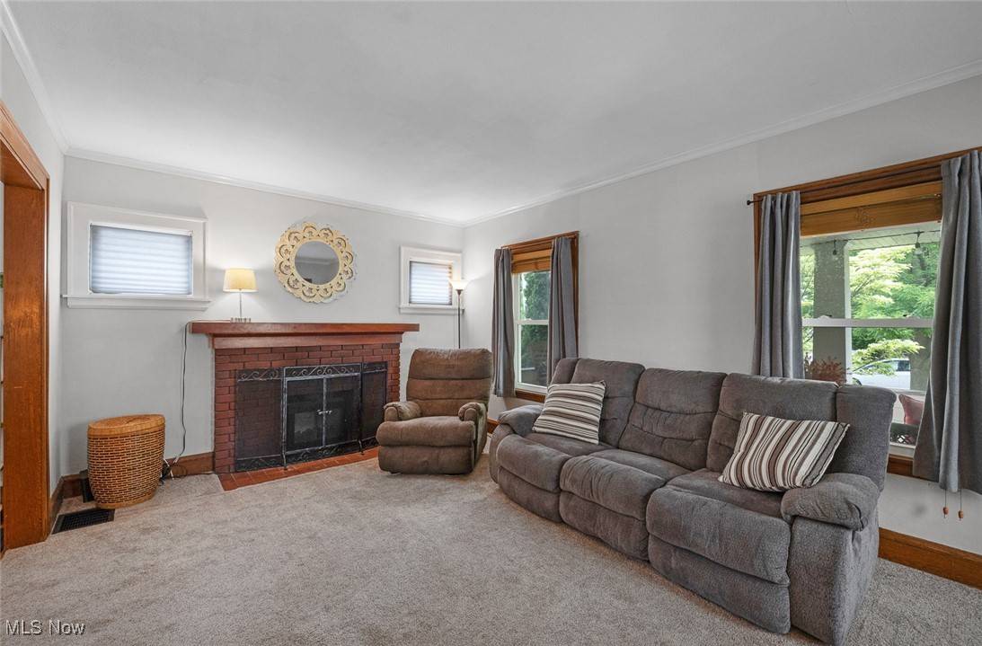 Lakewood, OH 44107,2114 Morrison AVE