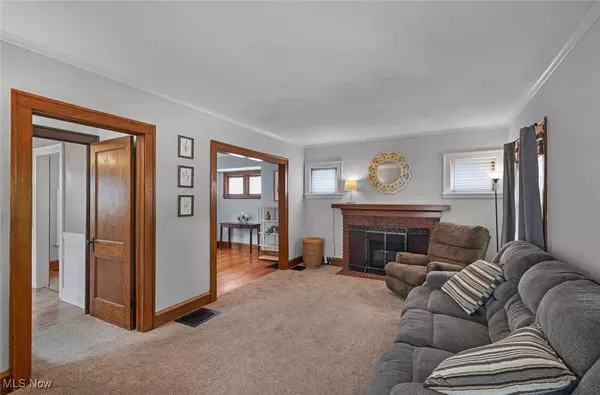 Lakewood, OH 44107,2114 Morrison AVE