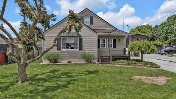 9237 Oak AVE SE, East Sparta, OH 44626