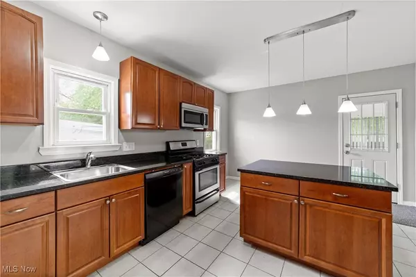 Lyndhurst, OH 44124,5688 Shawnee DR