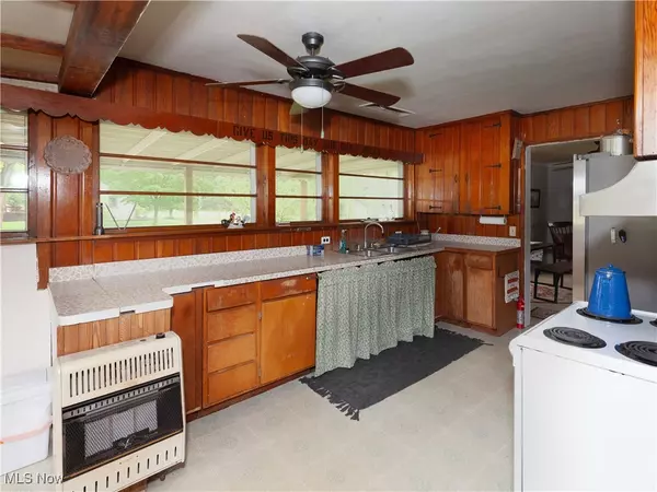 Valley View, OH 44125,12209 Tinkers Creek RD