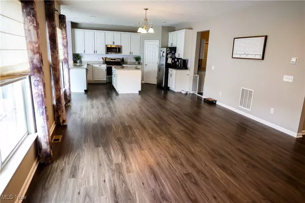 North Ridgeville, OH 44039,37351 Golden Eagle DR