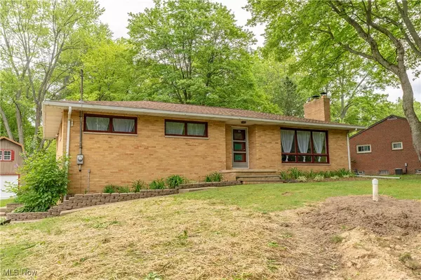 Akron, OH 44319,5887 Woodward DR