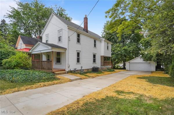 562 Tallmadge RD, Cuyahoga Falls, OH 44221