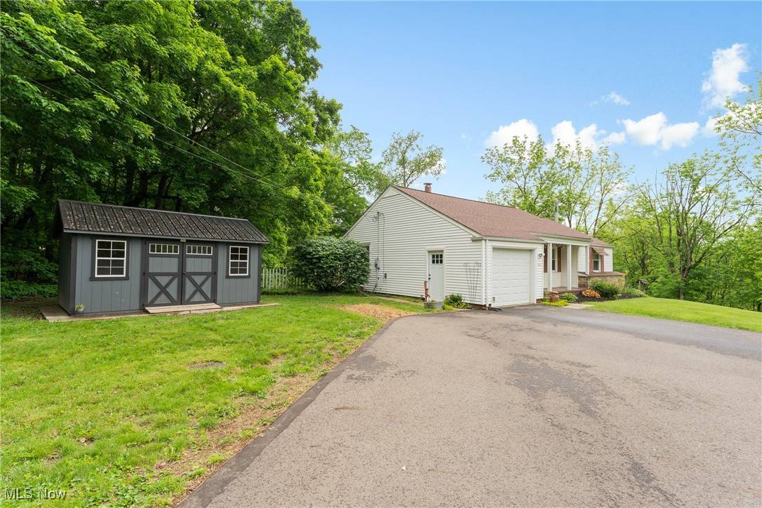 Massillon, OH 44647,11439 Millersburg RD SW