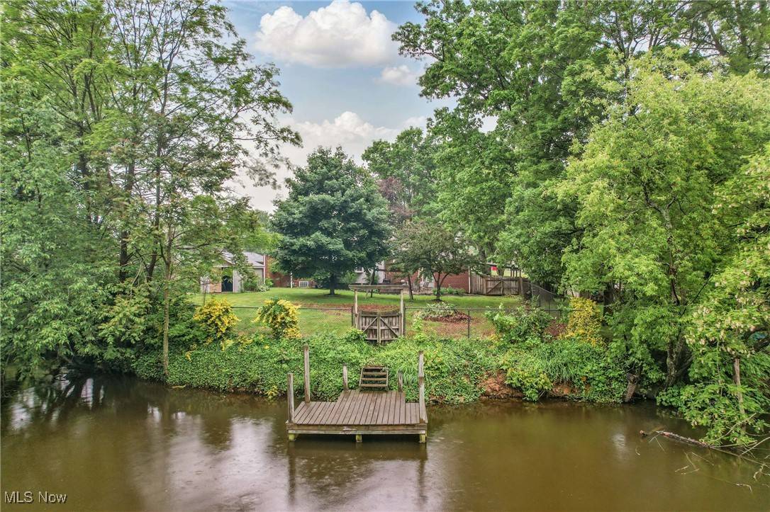 Beloit, OH 44609,598 Westville Lake RD