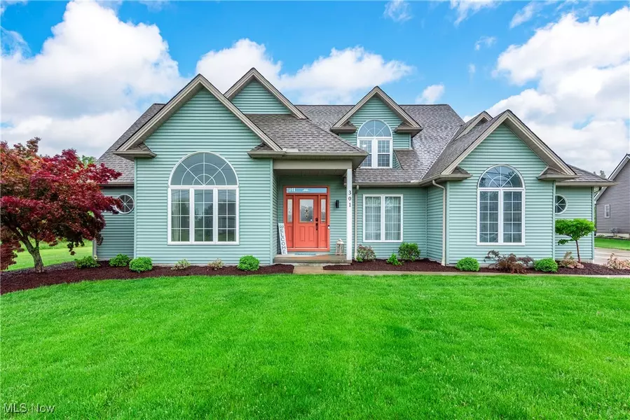 301 Tower LN, Amherst, OH 44001