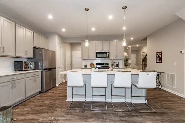 Westlake, OH 44145,864 Woodside DR