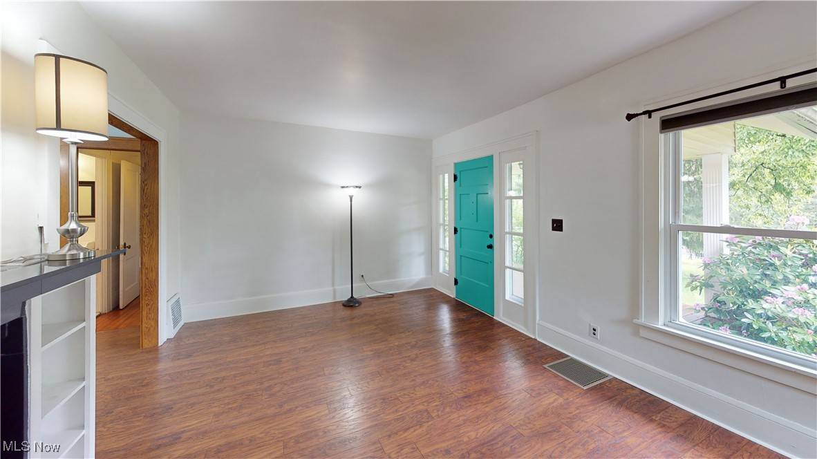 Stow, OH 44224,3261 Darrow RD