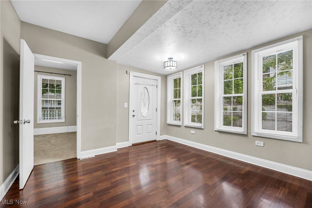 Cleveland, OH 44102,6020 Wakefield AVE