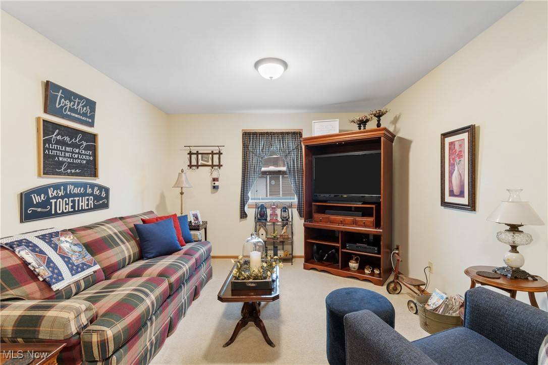 Akron, OH 44312,2184 Lynn DR