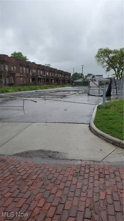 Cleveland, OH 44102,8707 Detroit AVE