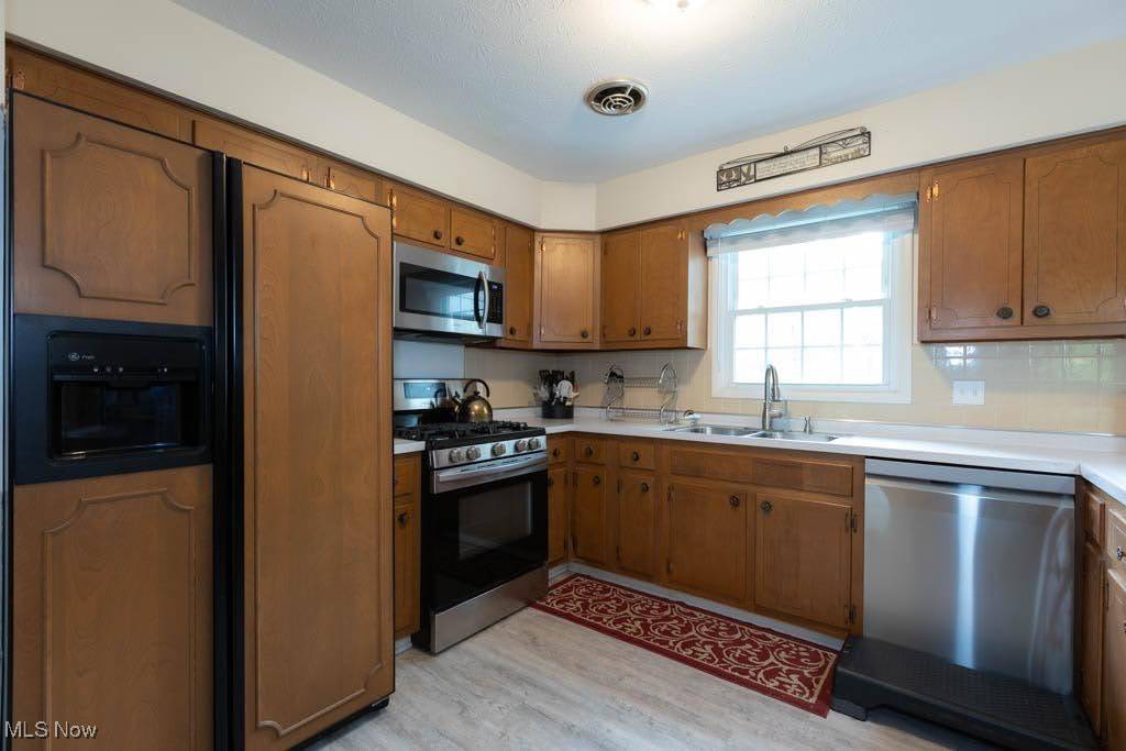 Solon, OH 44139,5940 Hansom DR