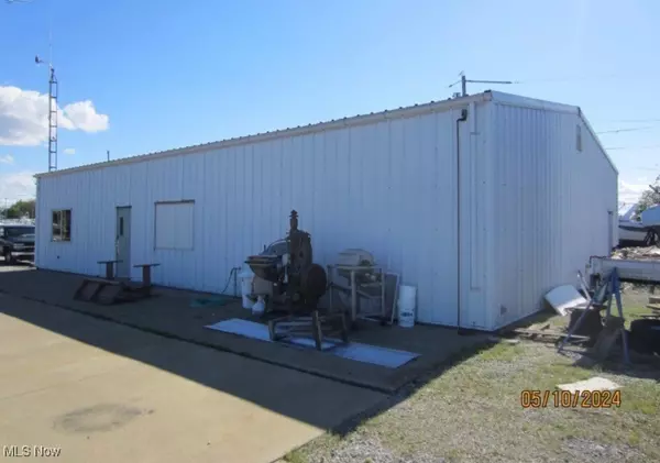 Sandusky, OH 44870,803 W Shoreline DR