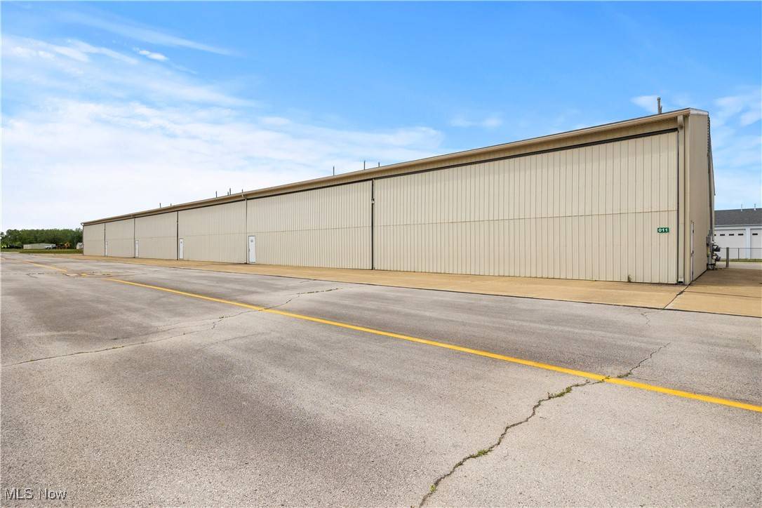 750 SE Catawba RD #9, Port Clinton, OH 43452