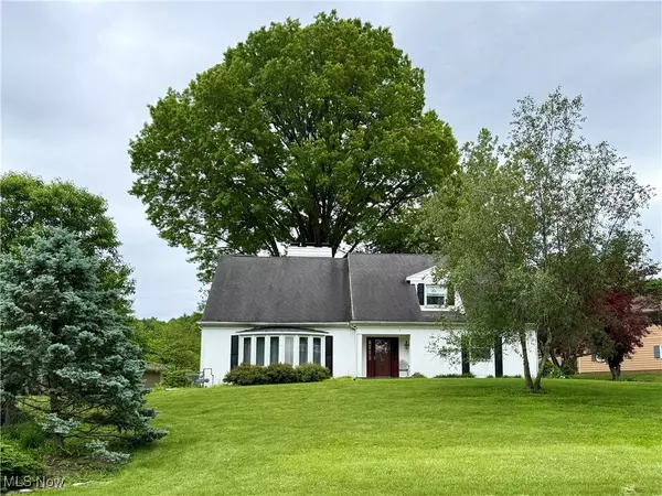 1691 Knob Hill DR, Coshocton, OH 43812