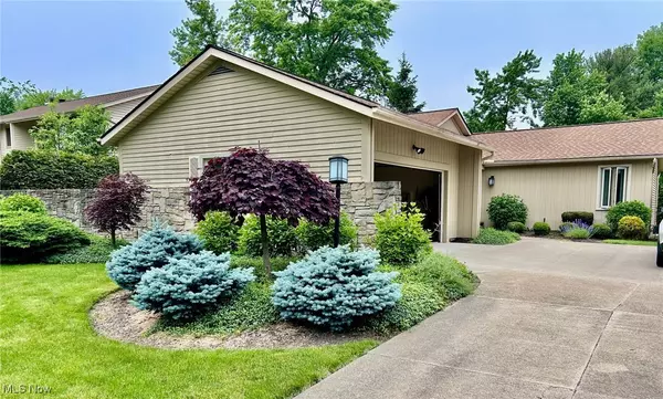 6577 Woodhawk DR, Mayfield Heights, OH 44124